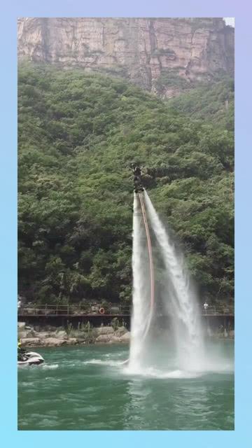 救援俏皮女孩